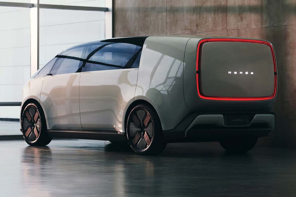 Inspirée d’un film de science-fiction, la nouvelle fourgonnette électrique de Honda attire les regards Inspirée d’un film de science-fiction, la nouvelle fourgonnette électrique de Honda attire les regards