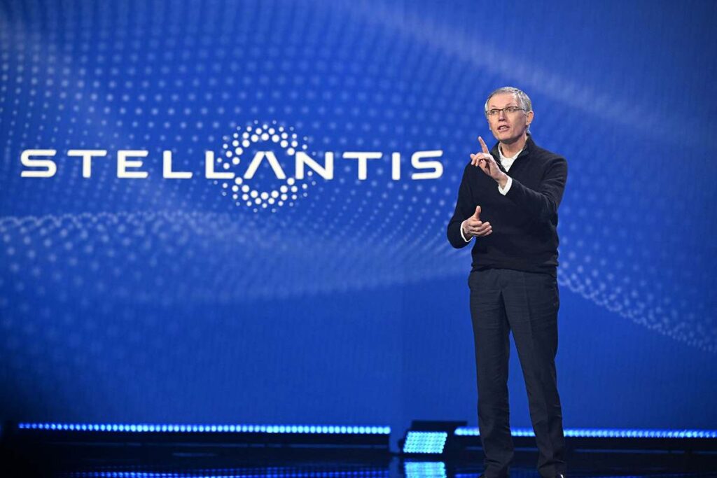 Le PDG de Stellantis attaque Tesla pour qu’il réfléchisse au «bain de sang» de sa guerre des prix Le PDG de Stellantis attaque Tesla pour qu’il réfléchisse au «bain de sang» de sa guerre des prix