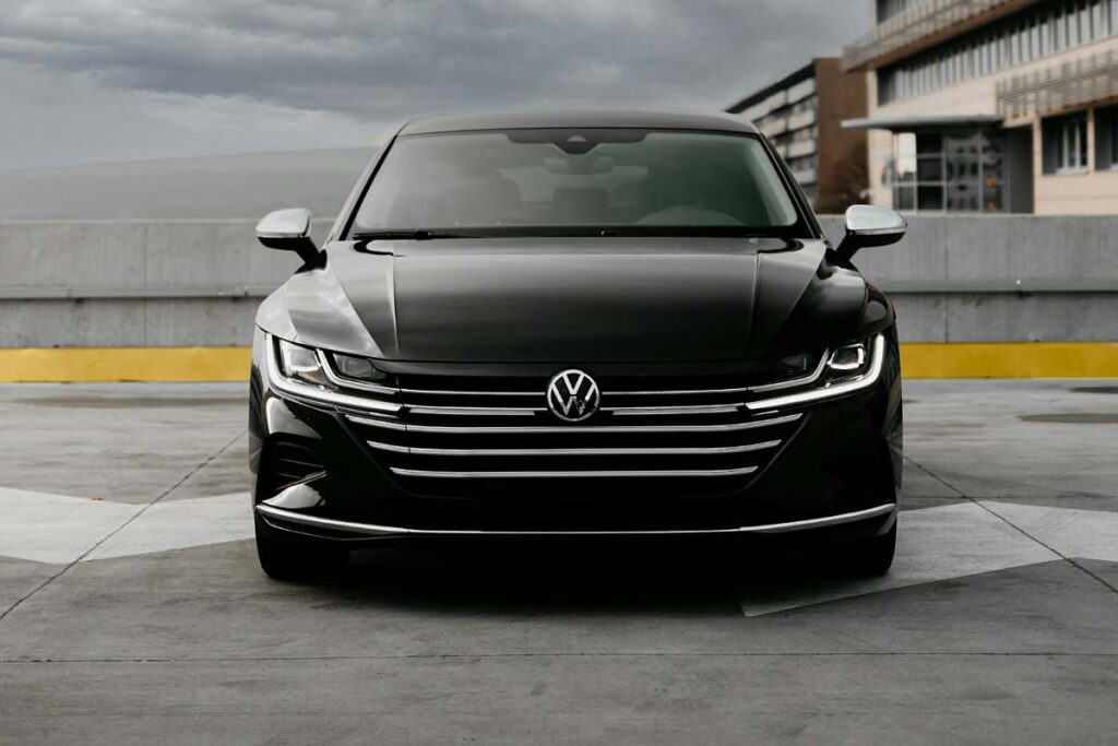 Volkswagen suit les traces de Renault et prend une importante décision Volkswagen suit les traces de Renault et prend une importante décision