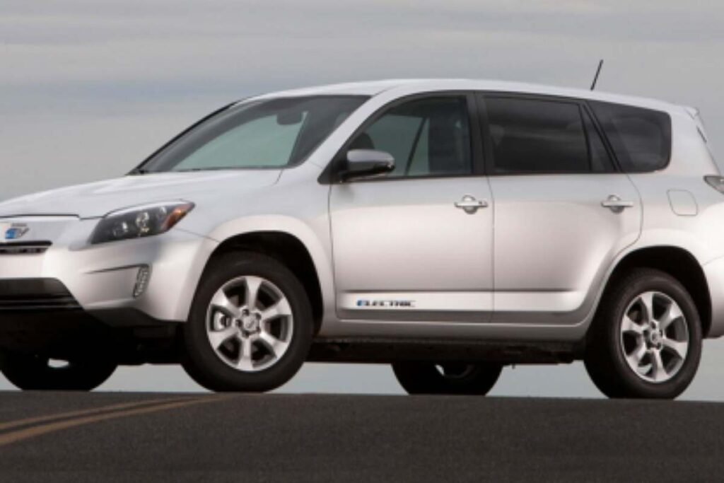 Toyota et Tesla ont lancé un SUV électrique il y a plus de 20 ans, mais personne ne s’en souvient Toyota et Tesla ont lancé un SUV électrique il y a plus de 20 ans, mais personne ne s’en souvient