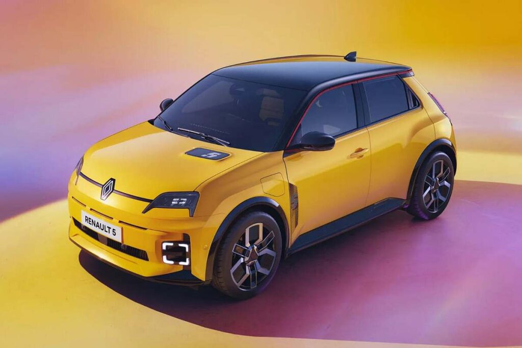 Renault dit que le design de la R5 sera présent pendant 20 ans, comme la FIAT 500 ou la Porsche 911 Renault dit que le design de la R5 sera présent pendant 20 ans, comme la FIAT 500 ou la Porsche 911