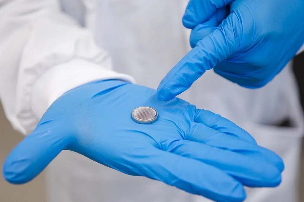Voitures électriques : ils inventent la batterie à eau, la plus sûre au monde, qui ne prend pas feu et n’explose pas Voitures électriques : ils inventent la batterie à eau, la plus sûre au monde, qui ne prend pas feu et n’explose pas