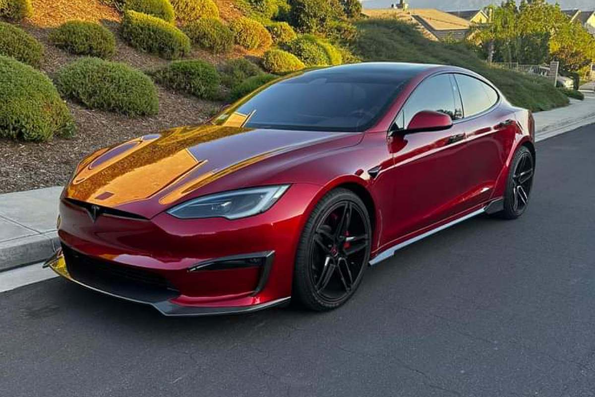 Tesla répond enfin aux utilisateurs et lance les sièges indispensables du Model S Plaid Tesla répond enfin aux utilisateurs et lance les sièges indispensables du Model S Plaid