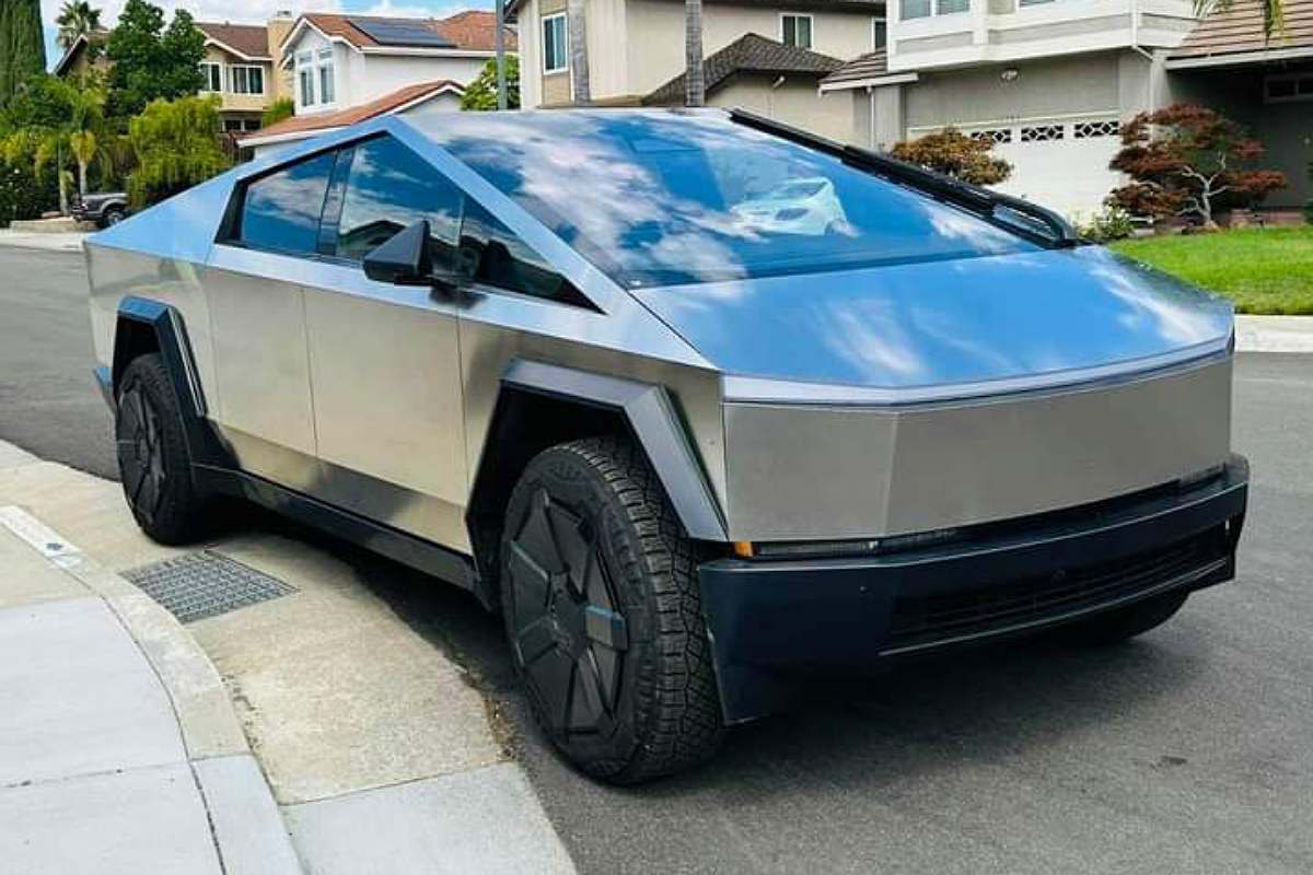 Le bloc-batterie ouverte de la Tesla Cybertruck révèle quelque chose de très étrange à l’intérieur du colis (Vidéo) Le bloc-batterie ouverte de la Tesla Cybertruck révèle quelque chose de très étrange à l’intérieur du colis (Vidéo)