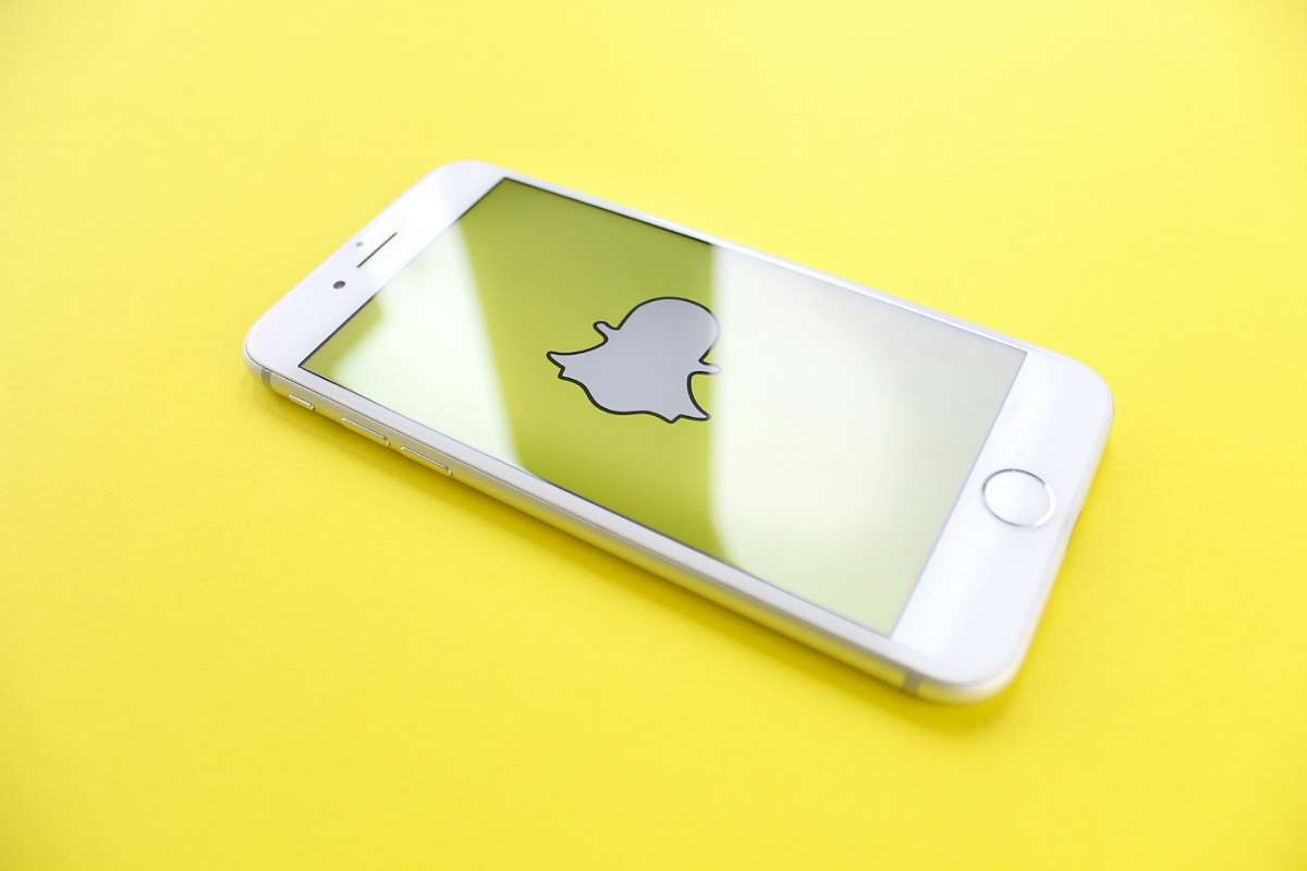 Snapchat marque désormais les images générées par l’IA Snapchat marque désormais les images générées par l’IA