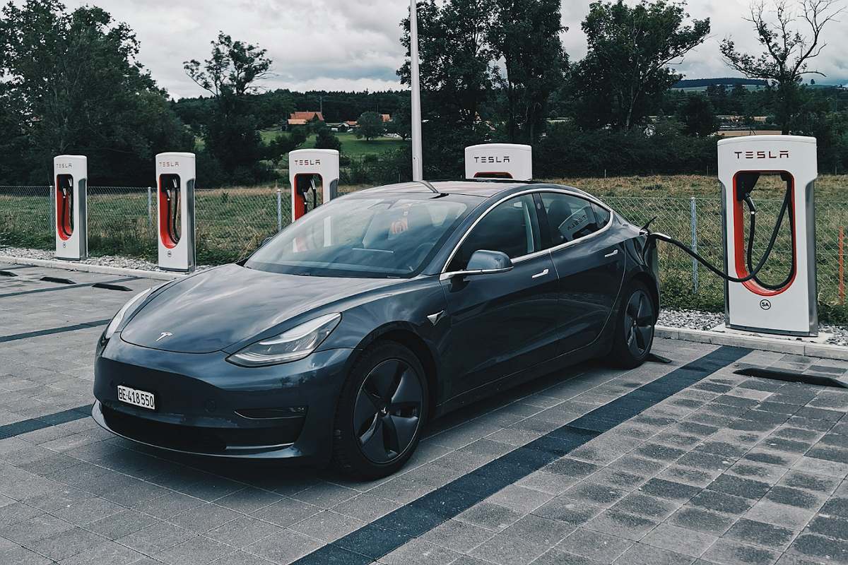 Tesla annonce de nouveaux prix d’abonnement en Europe : ce qui change pour vous Tesla annonce de nouveaux prix d’abonnement en Europe : ce qui change pour vous