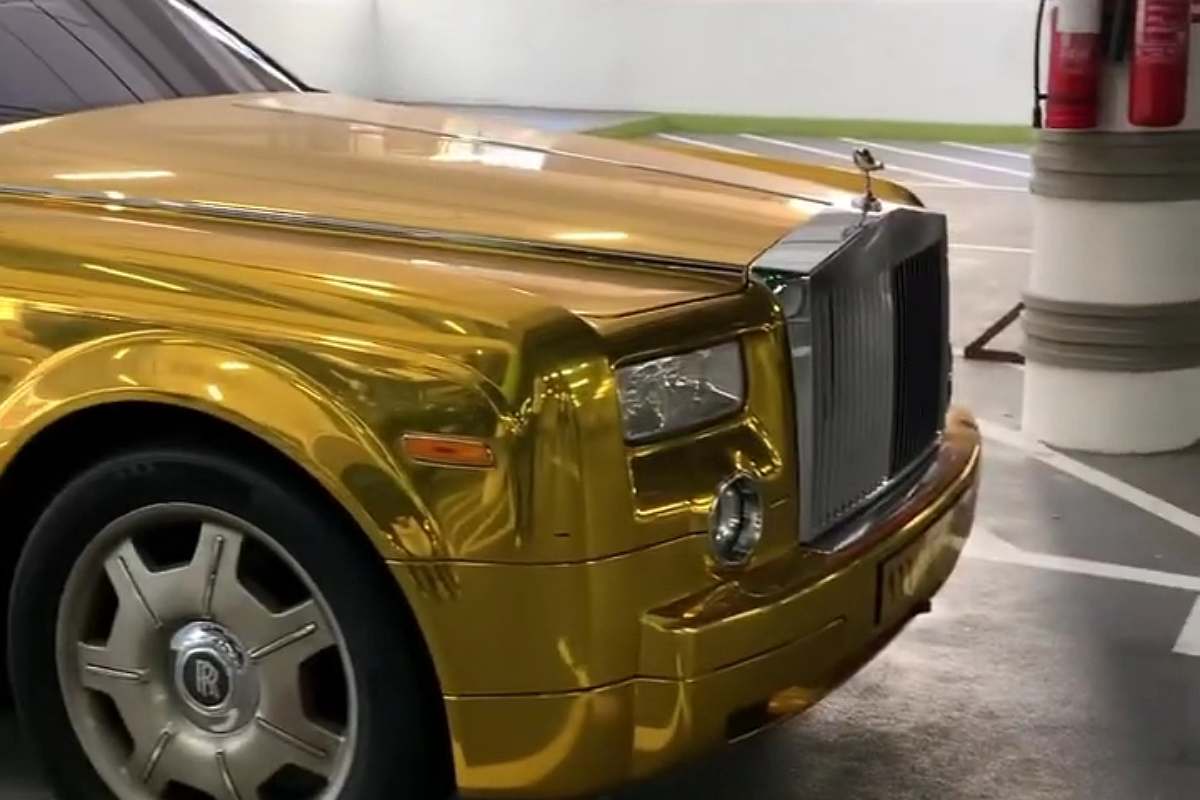 Voici à quoi ressemble une Rolls-Royce en or dans la vraie vie Voici à quoi ressemble une Rolls-Royce en or dans la vraie vie
